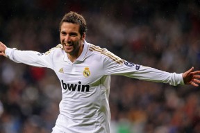 hth华体会-CBA赛场燃起青春与梦想的火焰，cba主题